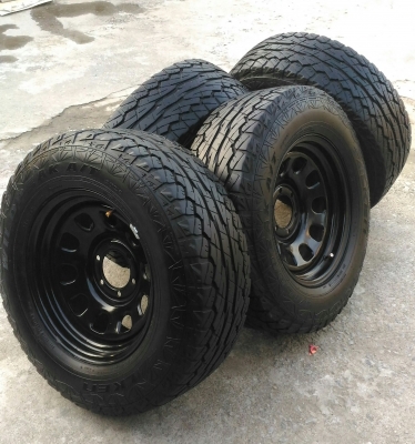 ขายล้อลาย Rock ขอบ 17 พร้อมยาง AT สวยๆ