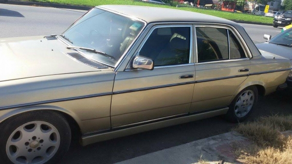 ขาย BENZ 230 E ปี 87 เครื่องเดิม 2400  (LPG) สีทอง ราคา 73000 บาท โทร. 0824569057