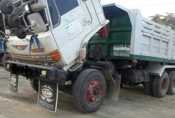 ขายแล้ว ครับๆ สิบล้อ ฮีโน่ FM187LA HO7C185โบว์อิน,เกียร์อีตั้น 2เพา ดั้ม สภาพดีสวยเดิมๆพร้อมใช้  ทะเบียนพร้อมโอน ขาย 585,000บ น่าใช้