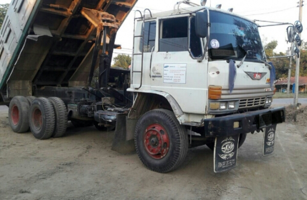 ขายแล้ว ครับๆ สิบล้อ ฮีโน่ FM187LA HO7C185โบว์อิน,เกียร์อีตั้น 2เพา ดั้ม สภาพดีสวยเดิมๆพร้อมใช้  ทะเบียนพร้อมโอน ขาย 585,000บ น่าใช้