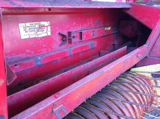 เครื่องอัดฟาง NEW HOLLAND รุ่น 276 (เก่านอกยังไม่ได้ใช้งานเมืองไทย)