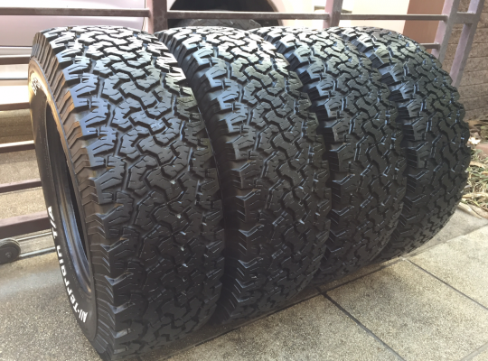 ยาง All BF Goodrich 265 70 17 กลางปี14 ดอกเต็มติดหนวดทุกเส้น ไม่มีปะ ลงพื้นปี16 ราคาไม่แพง ยาง All BF Goodrich 265 70 17 กลางปี14 ดอกเต็มติดหนวดทุกเส้น ไม่มีปะ ลงพื้นปี16 ราคาไม่แพง