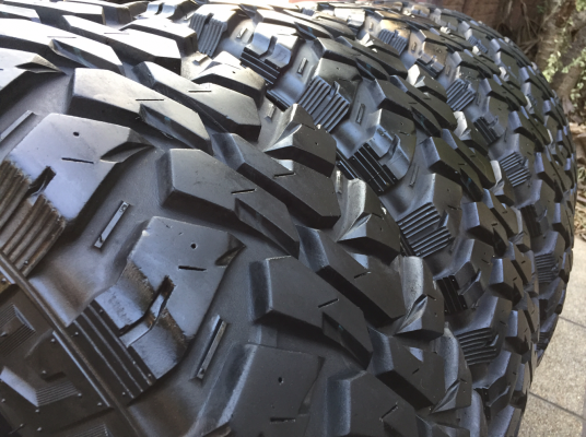 ยาง Mud Maxxis 265 75 16 ปลายปี12 ดอกเต็ม ไม่มีปะ ราคาไม่แพง