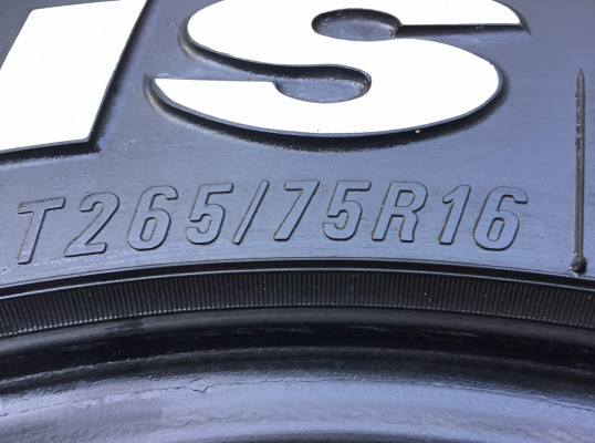 ยาง Mud Maxxis 265 75 16 ปลายปี12 ดอกเต็ม ไม่มีปะ ราคาไม่แพง