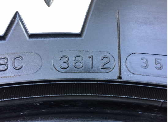 ยาง Mud Maxxis 265 75 16 ปลายปี12 ดอกเต็ม ไม่มีปะ ราคาไม่แพง