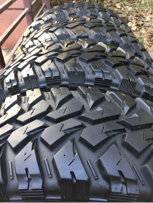 ยาง Mud Maxxis 265 75 16 ปลายปี12 ดอกเต็ม ไม่มีปะ ราคาไม่แพง