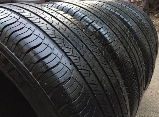 ยาง Michelin 265 70 16 ปลายปี14 ดอกเต็ม ใช้ยาว ราคาไม่แพง