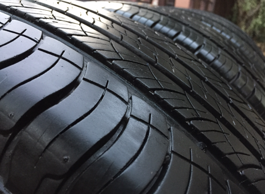 ยาง Michelin 265 70 16 ปลายปี14 ดอกเต็ม ใช้ยาว ราคาไม่แพง