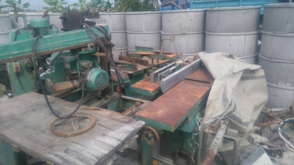 ขายด่วนๆ เครืองผ่าไม้ ใส ทำวงกบปะตูหน้าต่าง พร้อมใช้งานคับ