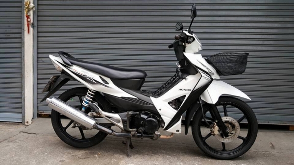 HONDA WAVE 125X U-BOX สีขาวมุก ตัว TOP ล้อแม็ก ฟรีค่าโอน