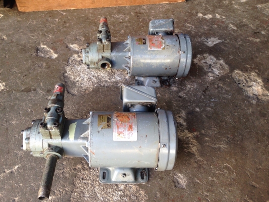ขายปั้มน้ำมัน NOP Trochoid pump ขนาด 1/2HP. 380V made in Japan สภาพสวยเดิมๆ หมุนนิ่ม พร้อมใช้งาน มี 2ตัวครับ