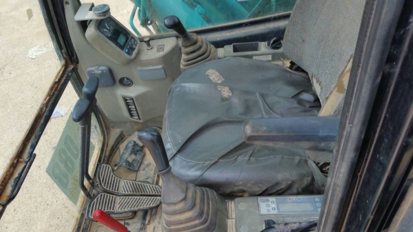 Kobelco รุ่น sk200sr