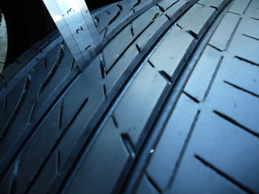 ยาง17 บริดสโตน215-55-17 ลงพื้นปี14 ดอกเกือบ1เซ็น