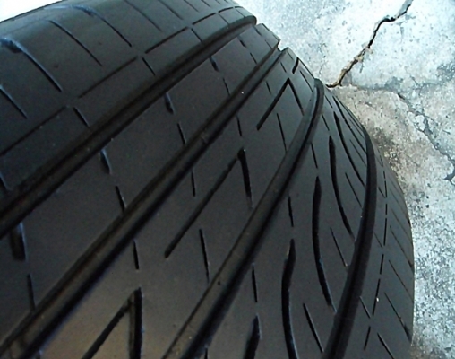 ยาง17 บริดสโตน215-55-17 ลงพื้นปี14 ดอกเกือบ1เซ็น