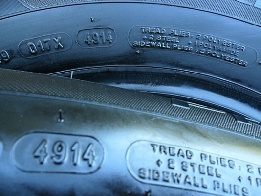 ยาง16  มิชลิน 215-60-16 ลงพื้นปี15 ดอกเกือบ1เซ็น