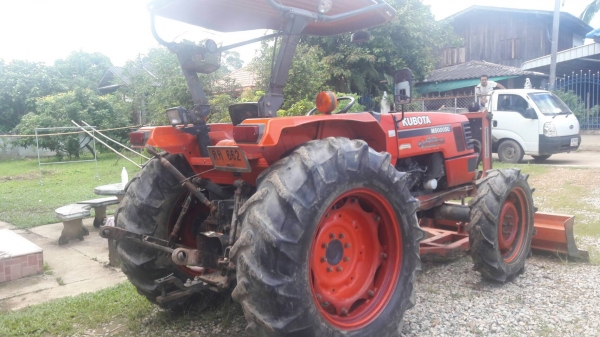 ขายรถไถ KUBOTA M 5000 สภาพดีเดิมๆพร้อมใช้งาน อุปกรณ์ครบ 3 ชิ้นมีพร้อมดันหน้า ผานพรวนและ โรตารี่