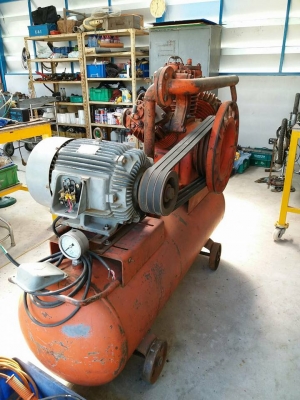 ปั๊มลม SANCO ขนาด 300 ลิตร พร้อมใช้งาน