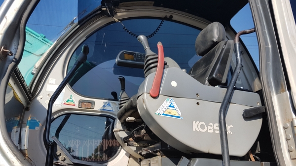 ขายด่วนรถแบคโฮKOBELCO-SK200MARK5มาร์ไฟร์รถนอกเพิ่งนำเข้ามายังไม่เคยใช้งานในเมืองไทยเลย ขายด่วนรถแบคโฮKOBELCO-SK200MARK5มาร์ไฟร์รถนอกเพิ่งนำเข้ามายังไม่เคยใช้งานในเมืองไทยเลย