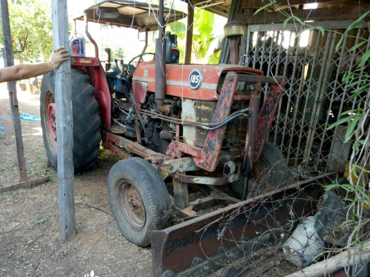 ขายด่วน รถไถนาแมสซี่ 185เพลาเดียว เครื่องปั้มทำงานปกติ ยางตามสภาพ เพลาเหลี่ยม อุปกรณ์ดันหน้าอย่างเดียว รถใช้ดันดินตามสิบล้อ เอกสารเล่มทะเบียน