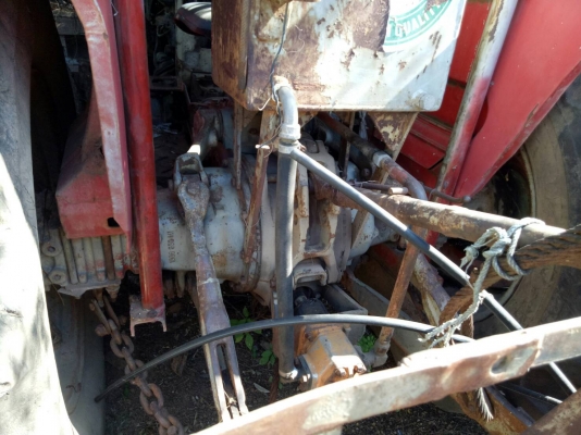 ขายด่วน รถไถนาแมสซี่ 185เพลาเดียว เครื่องปั้มทำงานปกติ ยางตามสภาพ เพลาเหลี่ยม อุปกรณ์ดันหน้าอย่างเดียว รถใช้ดันดินตามสิบล้อ เอกสารเล่มทะเบียน