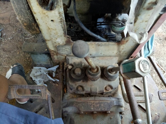 ขายด่วน รถไถนาแมสซี่ 185เพลาเดียว เครื่องปั้มทำงานปกติ ยางตามสภาพ เพลาเหลี่ยม อุปกรณ์ดันหน้าอย่างเดียว รถใช้ดันดินตามสิบล้อ เอกสารเล่มทะเบียน