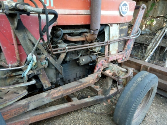 ขายด่วน รถไถนาแมสซี่ 185เพลาเดียว เครื่องปั้มทำงานปกติ ยางตามสภาพ เพลาเหลี่ยม อุปกรณ์ดันหน้าอย่างเดียว รถใช้ดันดินตามสิบล้อ เอกสารเล่มทะเบียน