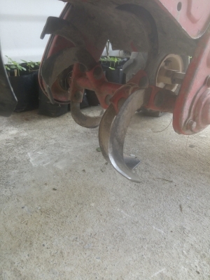 รถพรวนดิน