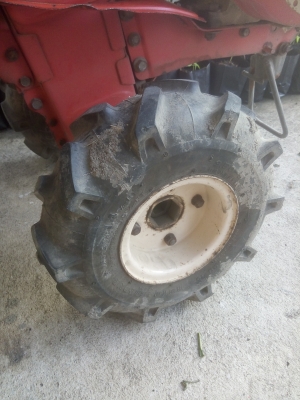 รถพรวนดิน