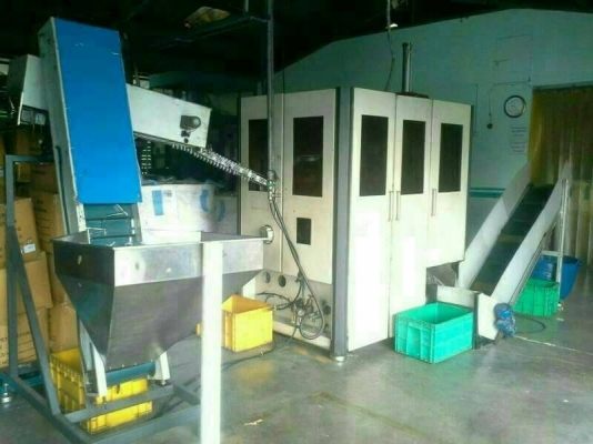 ขาย 1.7 ล้าน พร้อมขนส่ง ติดตั้ง ไลน์เป่าขวดพลาสติก PET ครบชุดทั้งระบบ ซื้อมาใหม่ รุ่น 2000 cc.ความเร็ว 1500 ขวด/ชั่วโมง พร้อมแม่พิมพ์ใหม่ 3 Cavity สำหรับขวดน้ำดื่มมาตรฐาน ขนาด 600 cc.เครื่องจักรเราเทสเครื่องผลิตจริงก่อนส่งลูกค้า เครื่องจักรพร้อมใช้งาน  รา