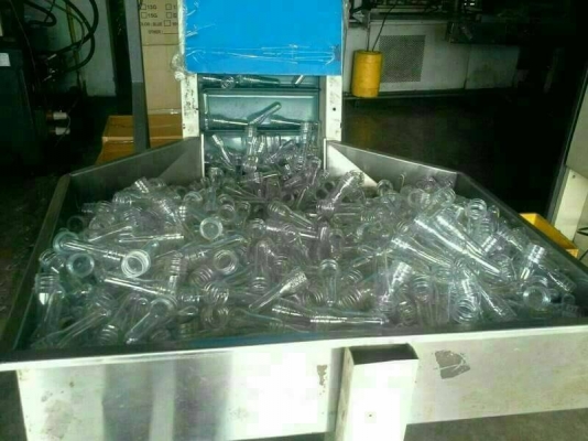 ขาย 1.7 ล้าน พร้อมขนส่ง ติดตั้ง ไลน์เป่าขวดพลาสติก PET ครบชุดทั้งระบบ ซื้อมาใหม่ รุ่น 2000 cc.ความเร็ว 1500 ขวด/ชั่วโมง พร้อมแม่พิมพ์ใหม่ 3 Cavity สำหรับขวดน้ำดื่มมาตรฐาน ขนาด 600 cc.เครื่องจักรเราเทสเครื่องผลิตจริงก่อนส่งลูกค้า เครื่องจักรพร้อมใช้งาน รา ขาย 1.7 ล้าน พร้อมขนส่ง ติดตั้ง ไลน์เป่าขวดพลาสติก PET ครบชุดทั้งระบบ ซื้อมาใหม่ รุ่น 2000 cc.ความเร็ว 1500 ขวด/ชั่วโมง พร้อมแม่พิมพ์ใหม่ 3 Cavity สำหรับขวดน้ำดื่มมาตรฐาน ขนาด 600 cc.เครื่องจักรเราเทสเครื่องผลิตจริงก่อนส่งลูกค้า เครื่องจักรพร้อมใช้งาน รา