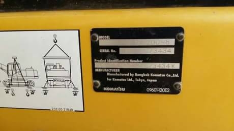 KOMATSU PC200-8