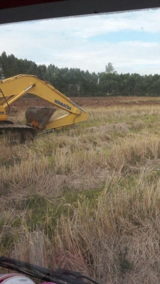 ขายรถแบคโค KOMATSU PC200-8 รถสวยสภาพดีมาก ไฟฟ้าครบ เอกสารเล่มทะเบียนพร้อมโอน ราคา1,950,000 สนใจโทร 090-8588220คุณนะ 093-3258446คุณบิว หรือเข้าดูสินค้าอื่นๆได้ที่ www.narong2truck.com หรือ www.truck.in.th/498 หรือเพจFacebook ณรงค์ ซื้อขายรถมือสอง (เว็บไซต์