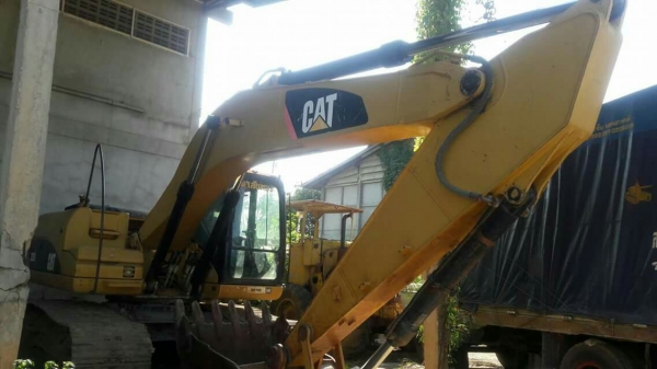 CAT 320D รถสวย พร้อมใช้งาน ทำงาน8,500ชม.
ราคา 1,950,000
ติดต่อ 089-9812494 หนุ่ม