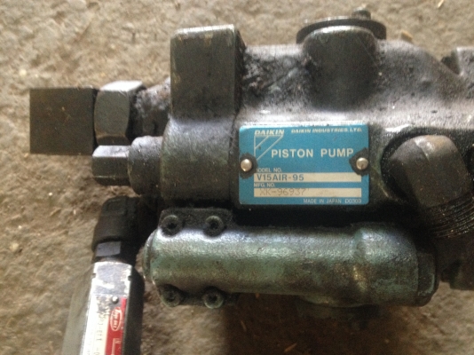 ปั๊มไดกิ้น PV15 โทร 0850853022 ราคา7000