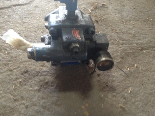 ปั๊มไดกิ้น PV15 โทร 0850853022 ราคา7000