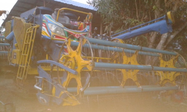 ขายรถเกี่ยวข้าว