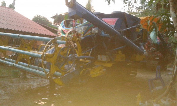 ขายรถเกี่ยวข้าว