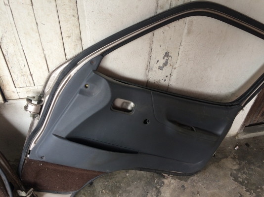 ขายประตูรถตู้1 คู่