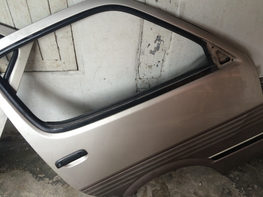 ขายประตูรถตู้1 คู่