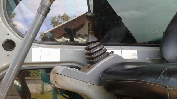 ขายรถแบคโฮ KOBELCO 200 รุ่น 5 ราคา 1,120,000  บาท