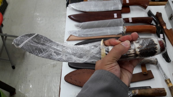 ขายมีดปากีสถานเหล็กมาดัสกัสด้ามเขากวางสวยเหล็กดี