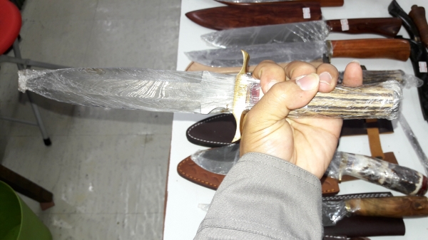 ขายมีดปากีสถานเหล็กมาดัสกัสด้ามเขากวางสวยเหล็กดี