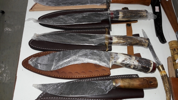 ขายมีดปากีสถานเหล็กมาดัสกัสด้ามเขากวางสวยเหล็กดี