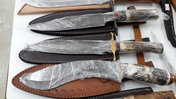 ขายมีดปากีสถานเหล็กมาดัสกัสด้ามเขากวางสวยเหล็กดี