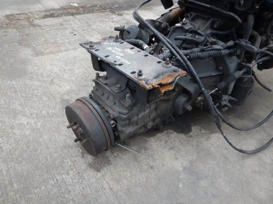 ขายเครื่องยนต์พร้อมเกียร์ isuzu 4BD2