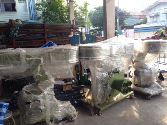 ขายโบวเวอร์ดูดฝุ่น-ดูดผง Venz รุ่น DC-3 ขนาด 3HP. 380V มี 2ถุง พร้อมแท่นตั้งเคลื่อนย้ายได้ ของใหม่ไม่เคยใช้งาน มี 3ชุด ครับ ขายโบวเวอร์ดูดฝุ่น-ดูดผง Venz รุ่น DC-3 ขนาด 3HP. 380V มี 2ถุง พร้อมแท่นตั้งเคลื่อนย้ายได้ ของใหม่ไม่เคยใช้งาน มี 3ชุด ครับ