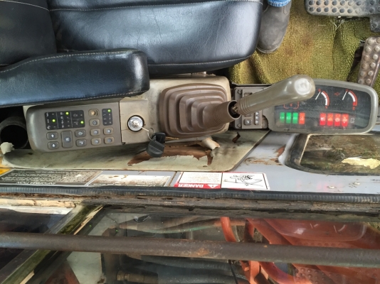 ขายด่วน แบคโฮ ฮิตาชิ EX 200 รุ่น 2 ไฟฟ้าเต็ม