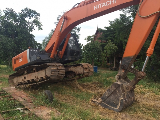 ขายด่วน แบคโฮ ฮิตาชิ EX 200 รุ่น 2 ไฟฟ้าเต็ม