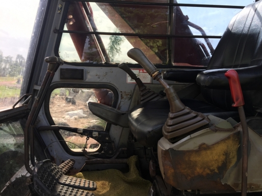 ขายด่วน แบคโฮ ฮิตาชิ EX 200 รุ่น 2 ไฟฟ้าเต็ม