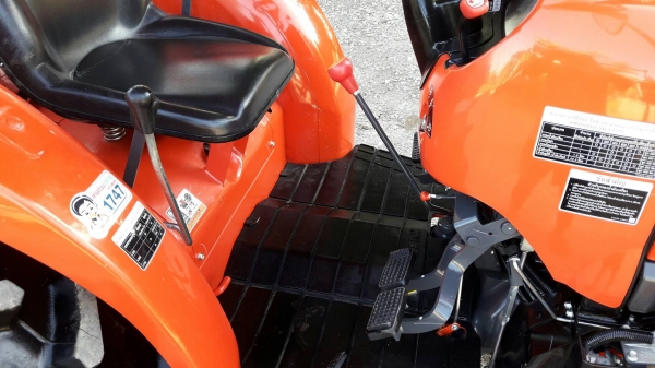 KUBOTA  L 4708 SP (4WD)  2 เพลา   สภาพใหม่สวยๆ   ชั่วโมงใช้   งานน้อย  สีเดิมทั้งคัน